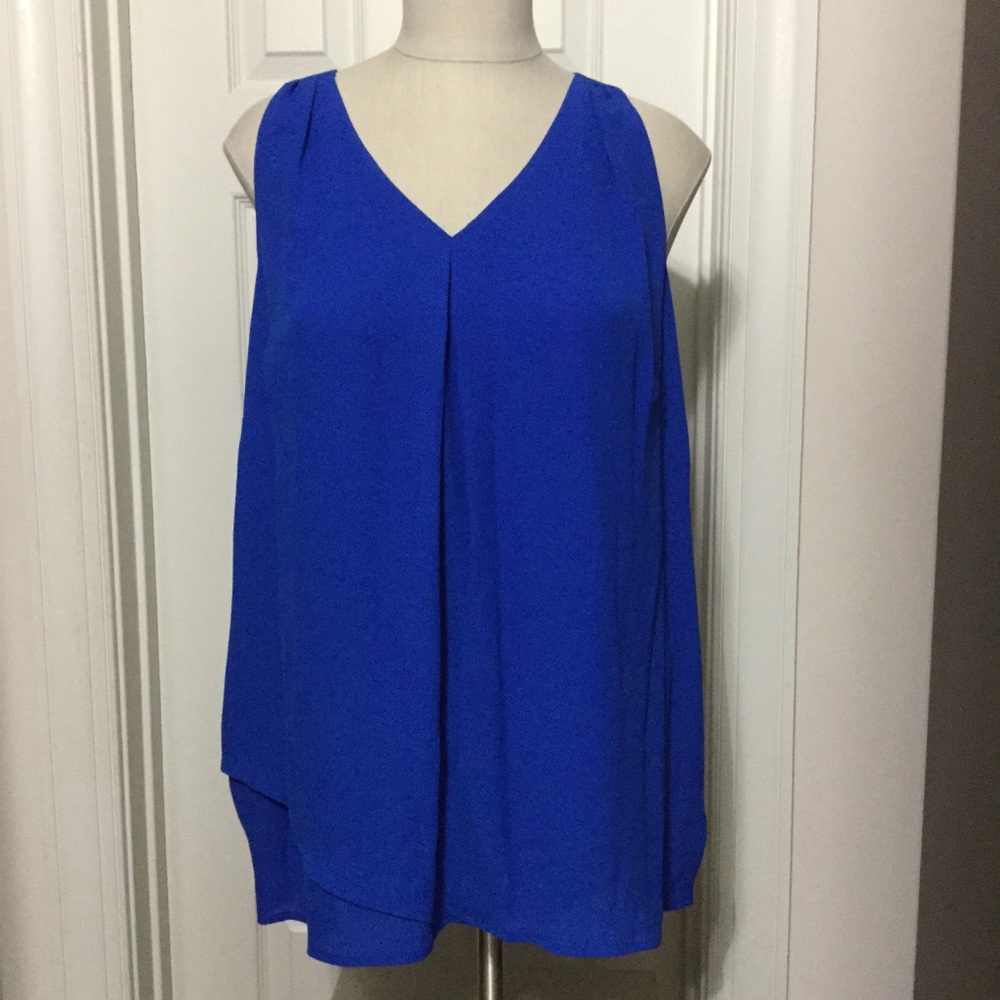 Kaari Blue royal blue top